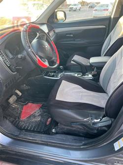 ميتسوبيشي اوتلاندر